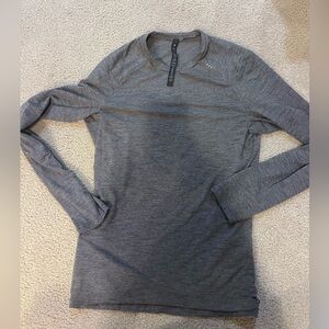 lululemon athletica Men's Long Sleeve Heathered Gray pocket Athletic Tee small